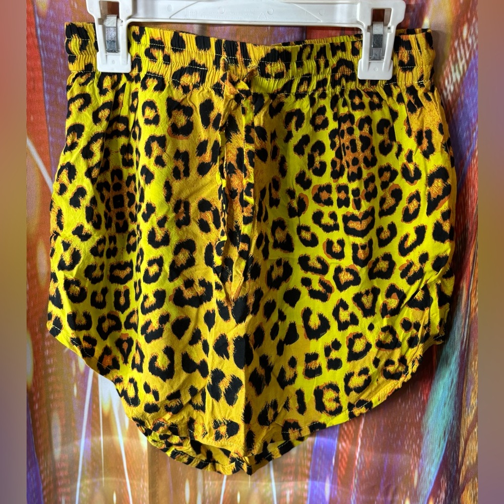 One Teaspoon ✨ Yellow Leopard Print Mini Skirt 🐆